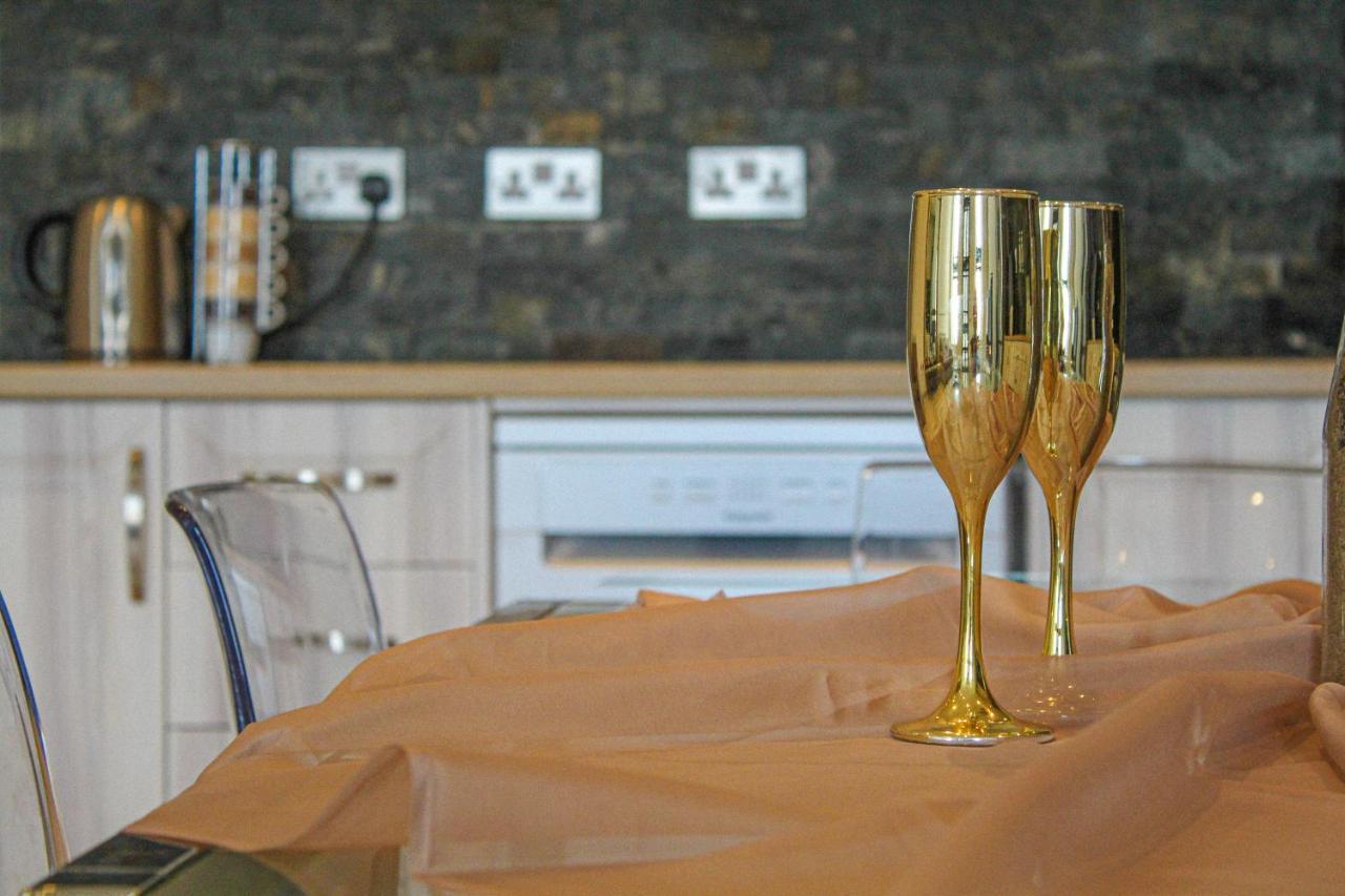 Апартаменты Lavish 2 Bed Sleeps 5 Near Lanark Carstairs Экстерьер фото