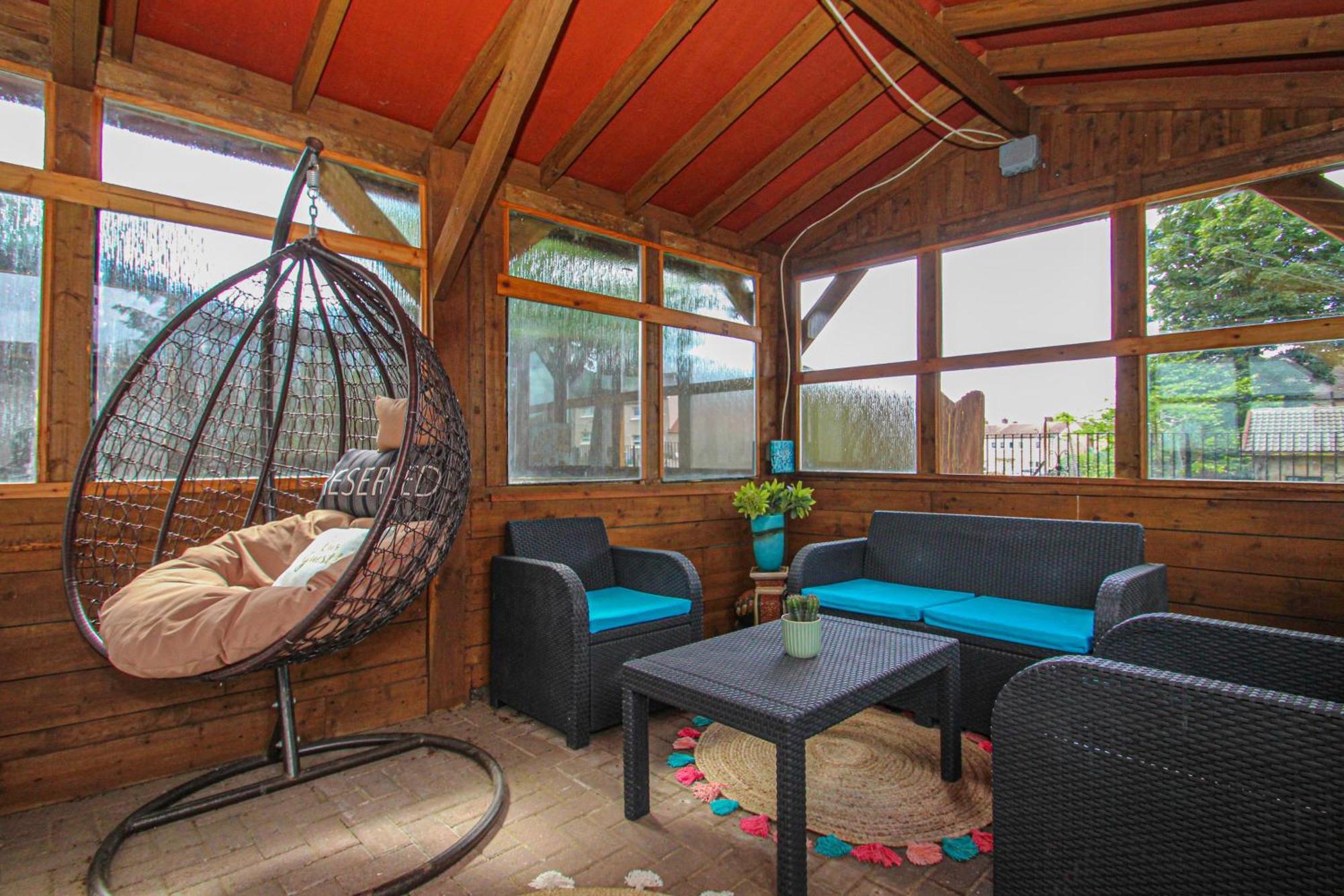 Апартаменты Lavish 2 Bed Sleeps 5 Near Lanark Carstairs Экстерьер фото